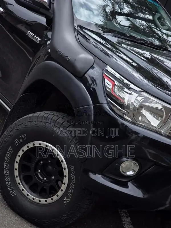 Toyota Hilux 2016 Pickup (Used)