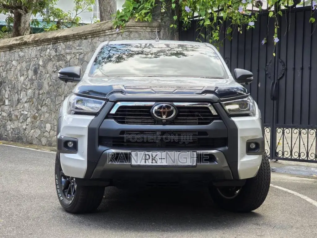 Toyota Hilux 2025 Pickup (Used)