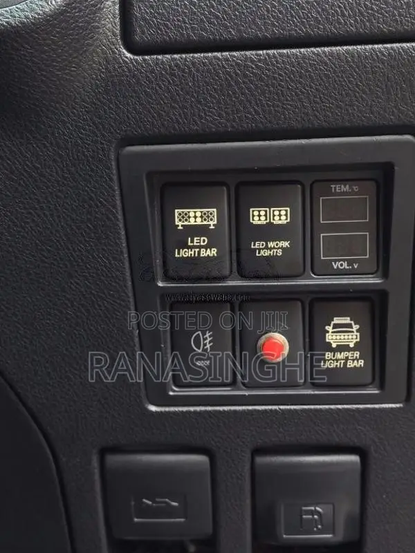Toyota Hilux 2016 Pickup (Used)