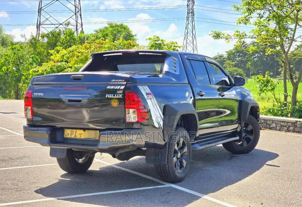Toyota Hilux 2017 Pickup (Used)