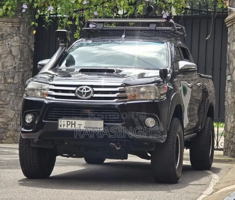 Toyota Hilux 2016 Pickup (Used)