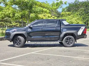 Toyota Hilux 2017 Pickup (Used)