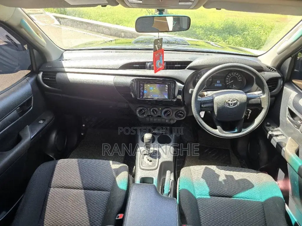 Toyota Hilux 2017 Pickup (Used)