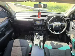 Toyota Hilux 2017 Pickup (Used)