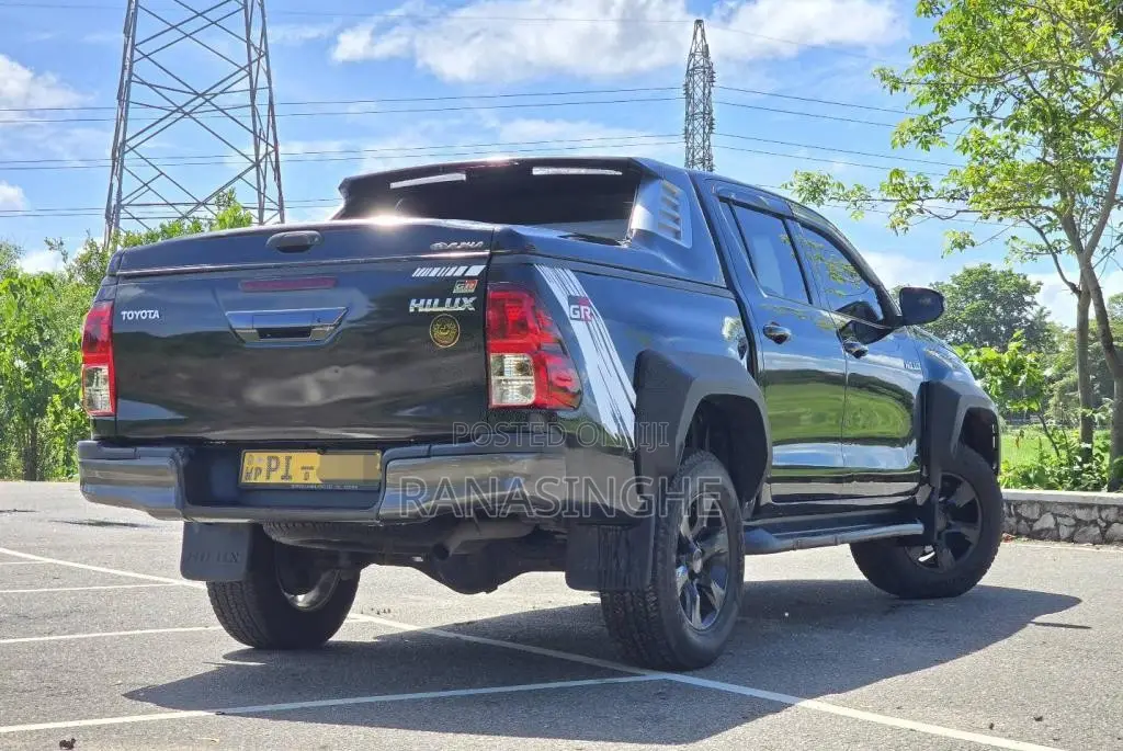 Toyota Hilux 2017 Pickup (Used)