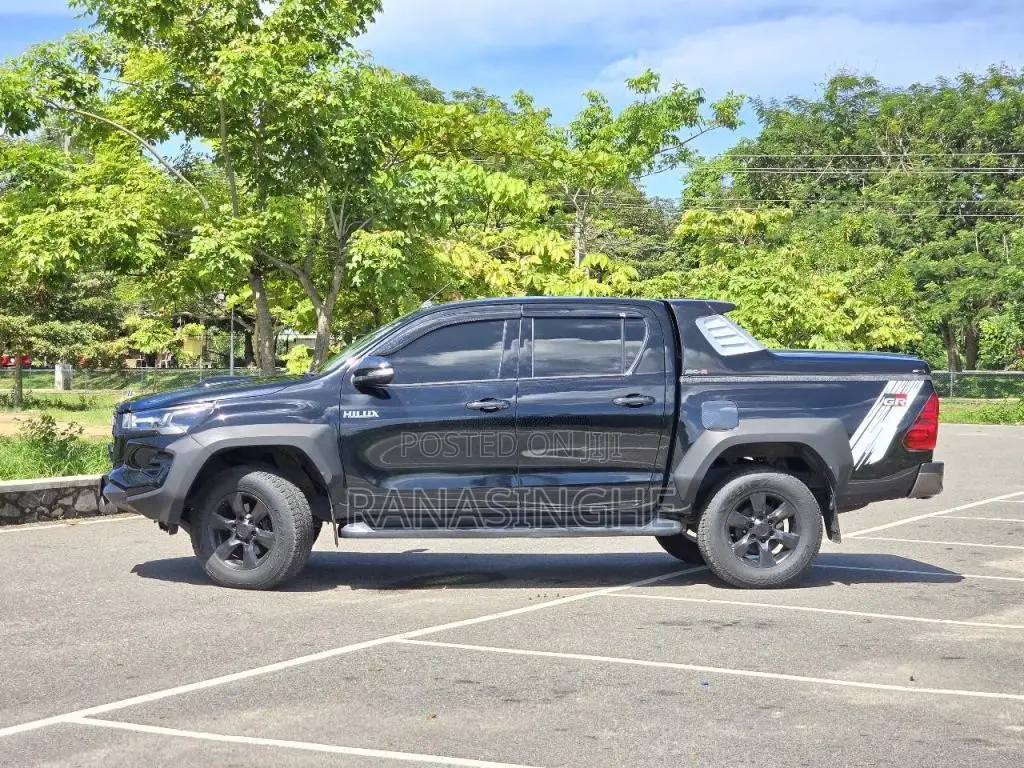 Toyota Hilux 2017 Pickup (Used)
