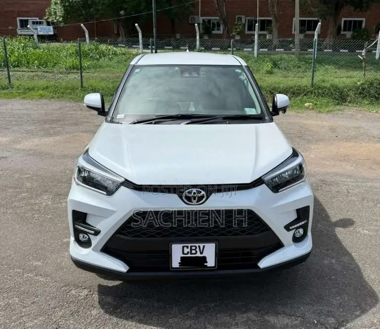 Toyota Raize 2025 SUV (Used)