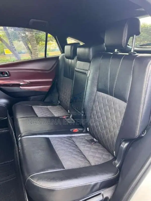 Toyota Harrier 2014 SUV (Used)