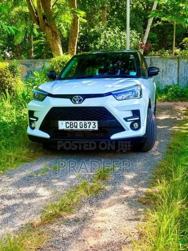 Toyota Raize 2025 SUV (Used)