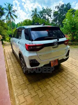 Toyota Raize 2025 SUV (Used)