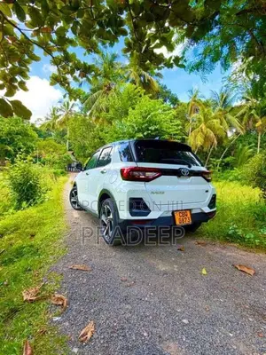 Toyota Raize 2025 SUV (Used)