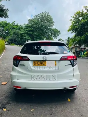 Honda Vezel 2014 SUV (Used)