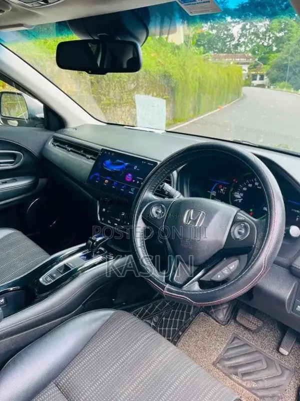Honda Vezel 2014 SUV (Used)