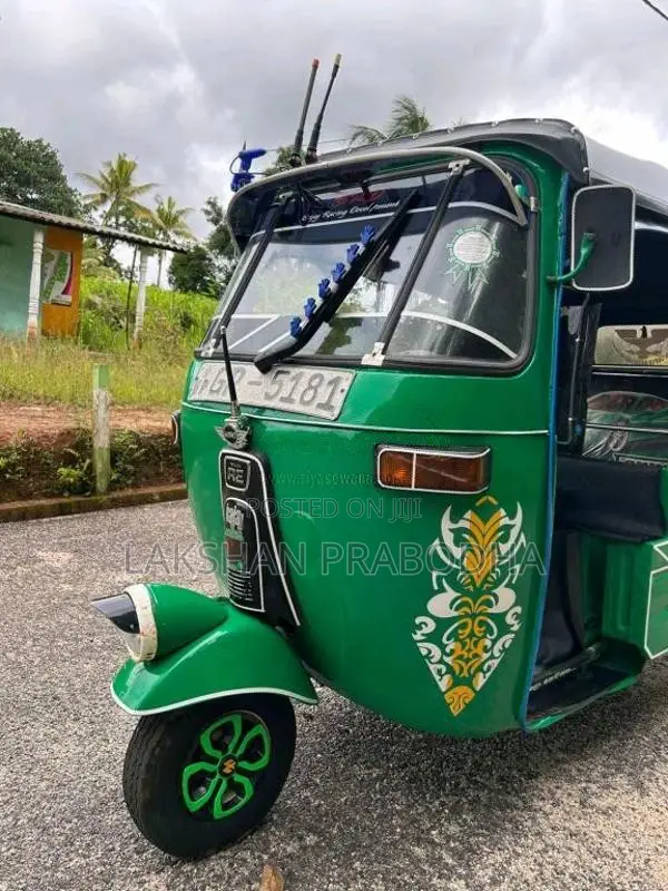 Bajaj 2 Stroke 2002 Three Wheel (Used)