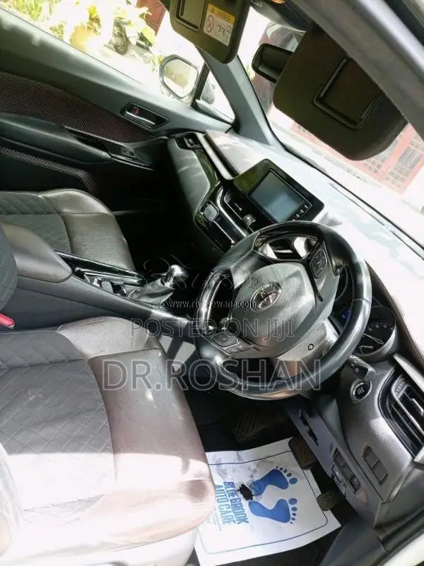 Toyota CHR 2018 SUV (Used)