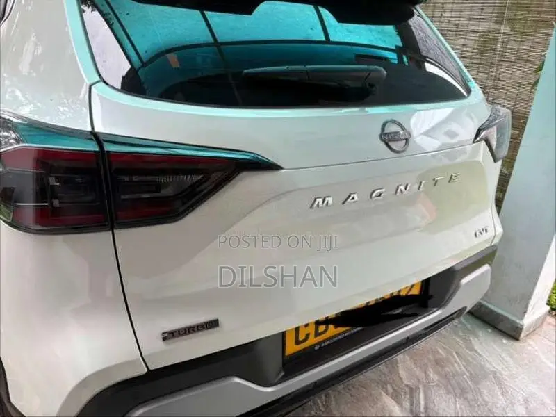 Nissan Magnite Techna Plus CVT 2025 SUV (Used)