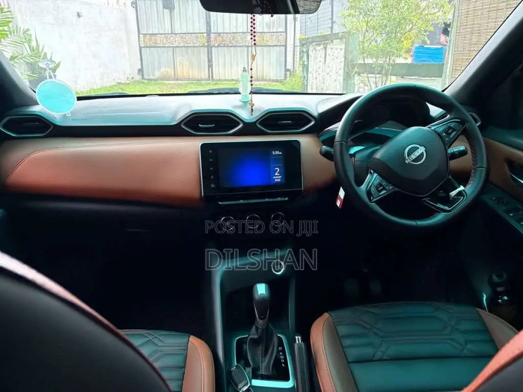 Nissan Magnite Techna Plus CVT 2025 SUV (Used)