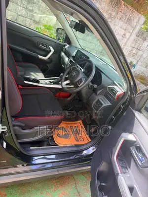 Toyota Raize Z Grade 2025 SUV (Used)