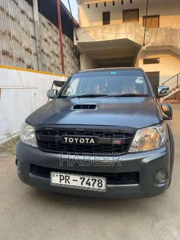 Toyota Hilux Vigo Smart Cab 2010 Pickup (Used)