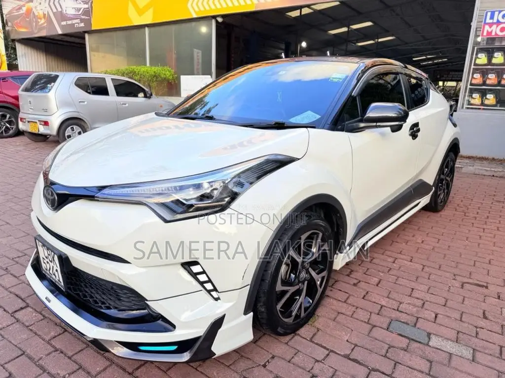 Toyota CHR 2018 SUV (Used)