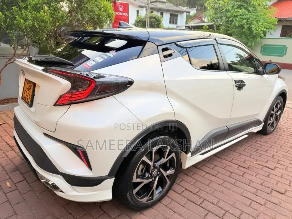 Toyota CHR 2018 SUV (Used)