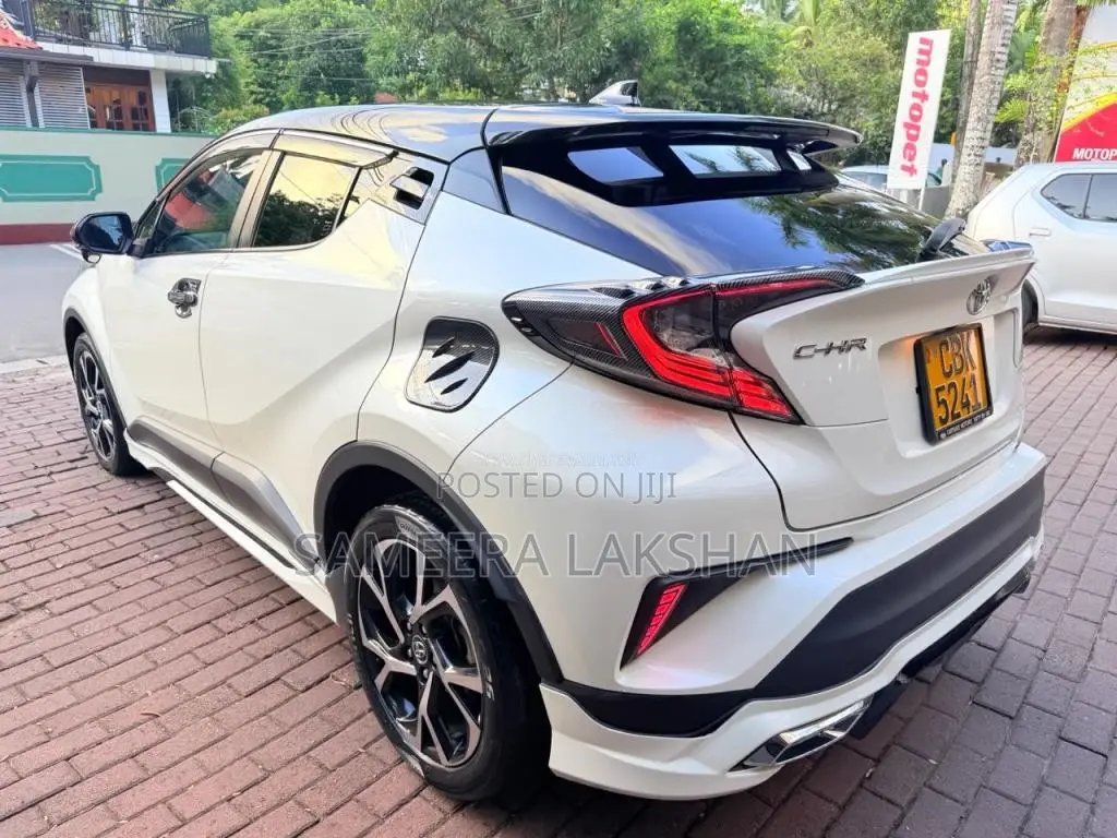 Toyota CHR 2018 SUV (Used)