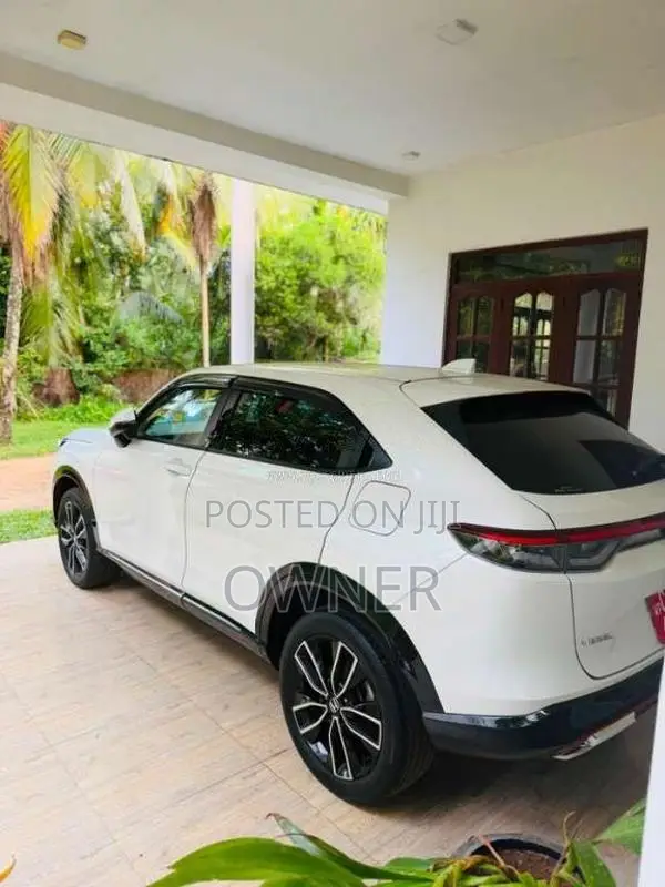 Honda Vezel 2023 SUV (Used)