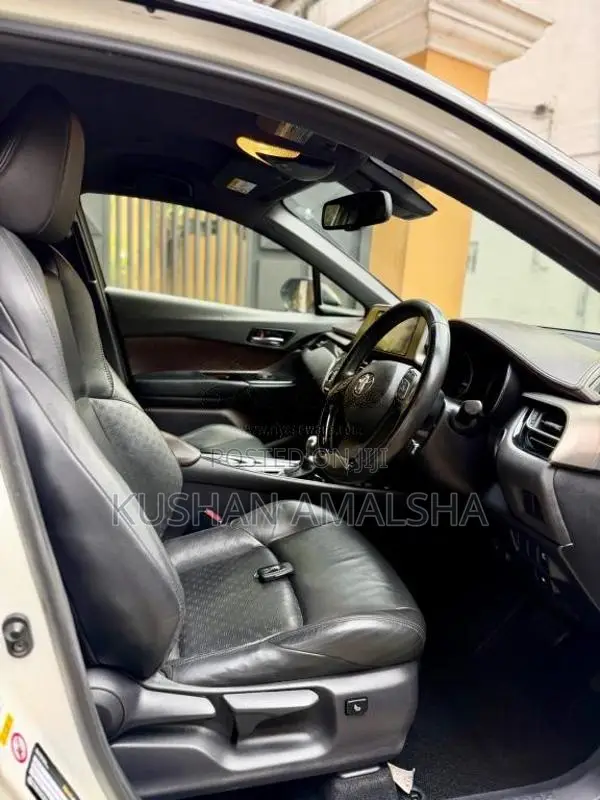 Toyota CHR 2018 SUV (Used)