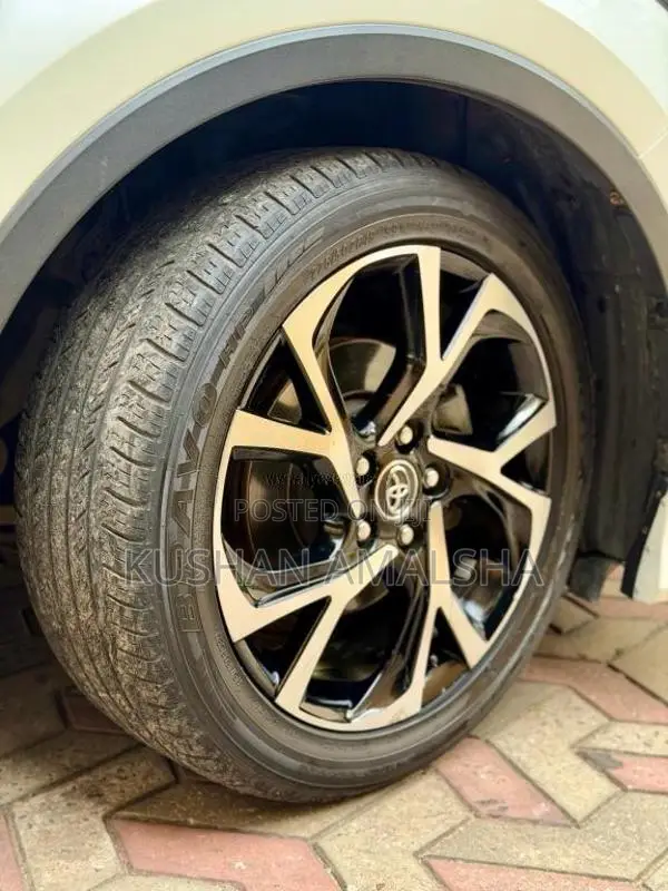 Toyota CHR 2018 SUV (Used)