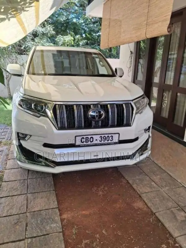 Toyota Land Cruiser 2023 SUV (Used)