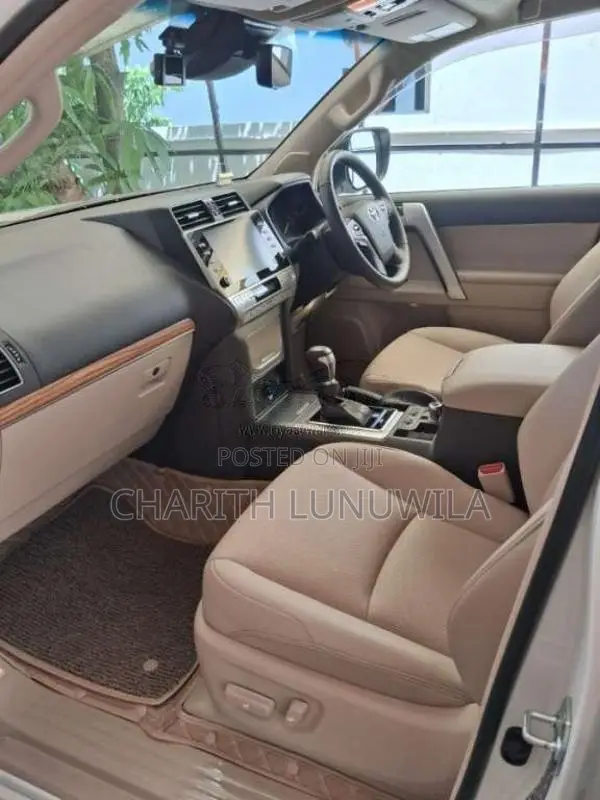 Toyota Land Cruiser 2023 SUV (Used)