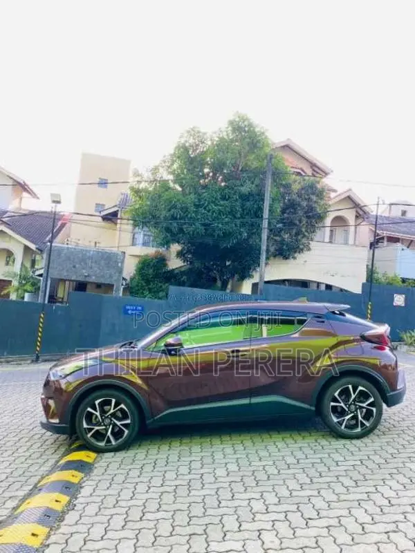 Toyota CHR 2017 SUV (Used)