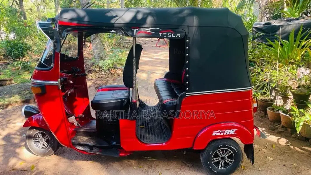Bajaj 2 stroke 2006 Three Wheel (Used)
