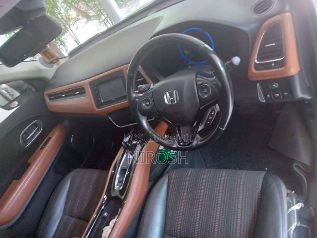 Honda Vezel 2016 SUV (Used)