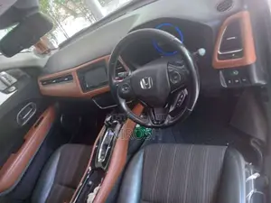 Honda Vezel 2016 SUV (Used)