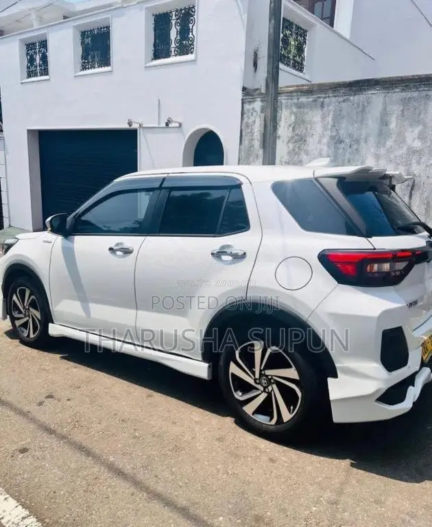 Toyota Raize 2025 SUV (Used)