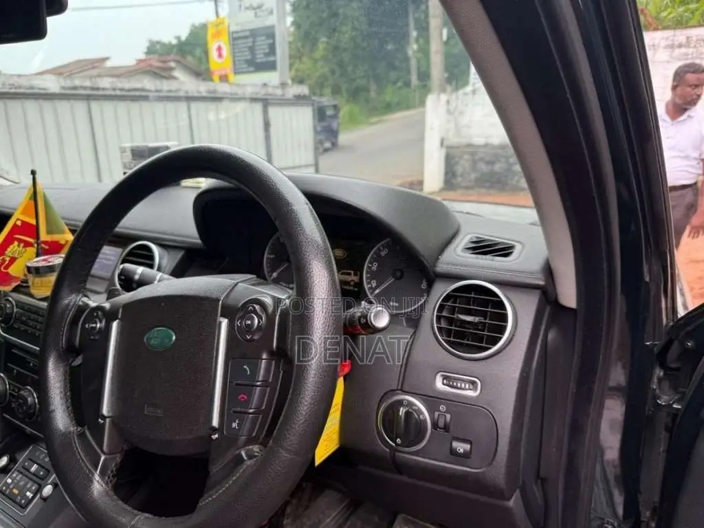 Land-Rover Discovery 5 2019 SUV (Used)