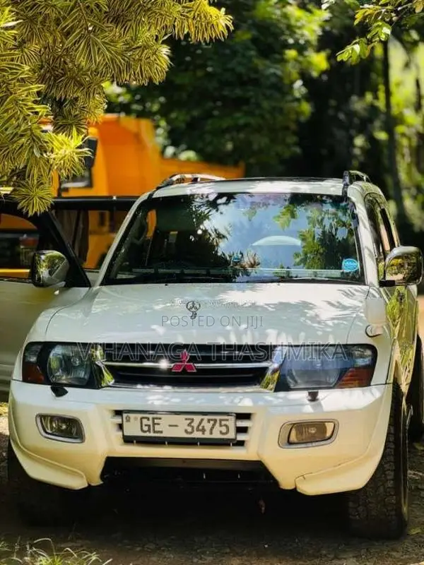 Mitsubishi MONTERO 2000 SUV (Used)