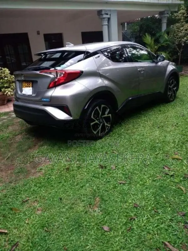 Toyota CHR 2017 SUV (Used)