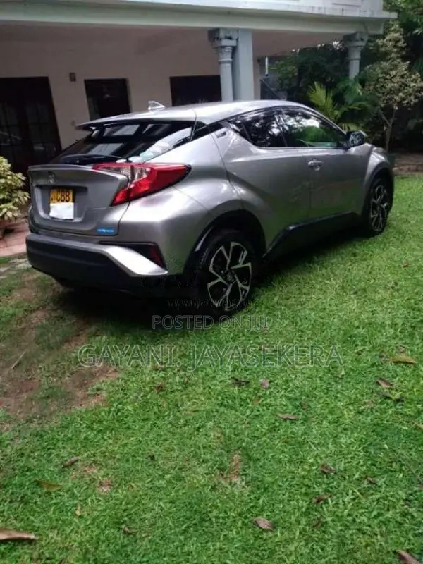 Toyota CHR 2017 SUV (Used)