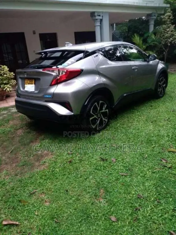Toyota CHR 2017 SUV (Used)