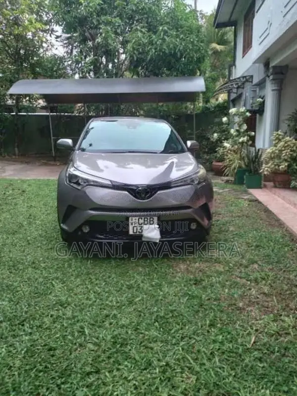 Toyota CHR 2017 SUV (Used)
