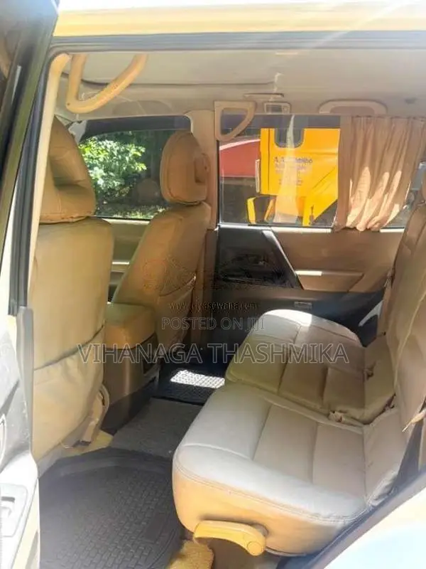 Mitsubishi MONTERO 2000 SUV (Used)