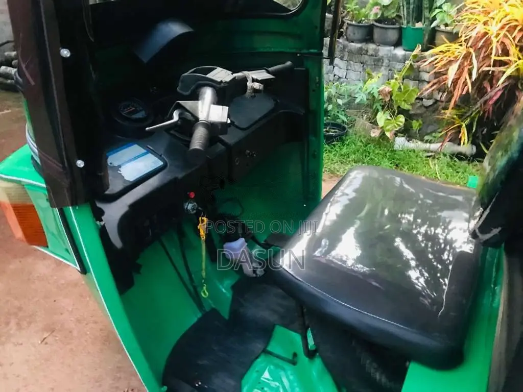 Bajaj RE 205 2012 Three Wheel (Used)
