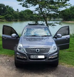 Micro Rexton 2014 SUV (Used)