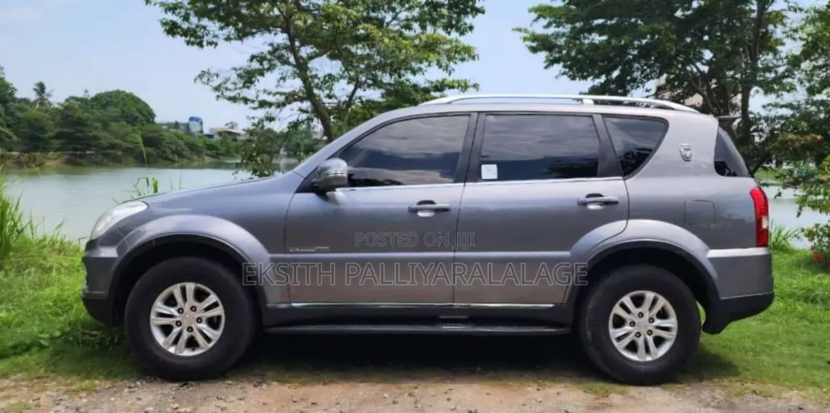 Micro Rexton 2014 SUV (Used)