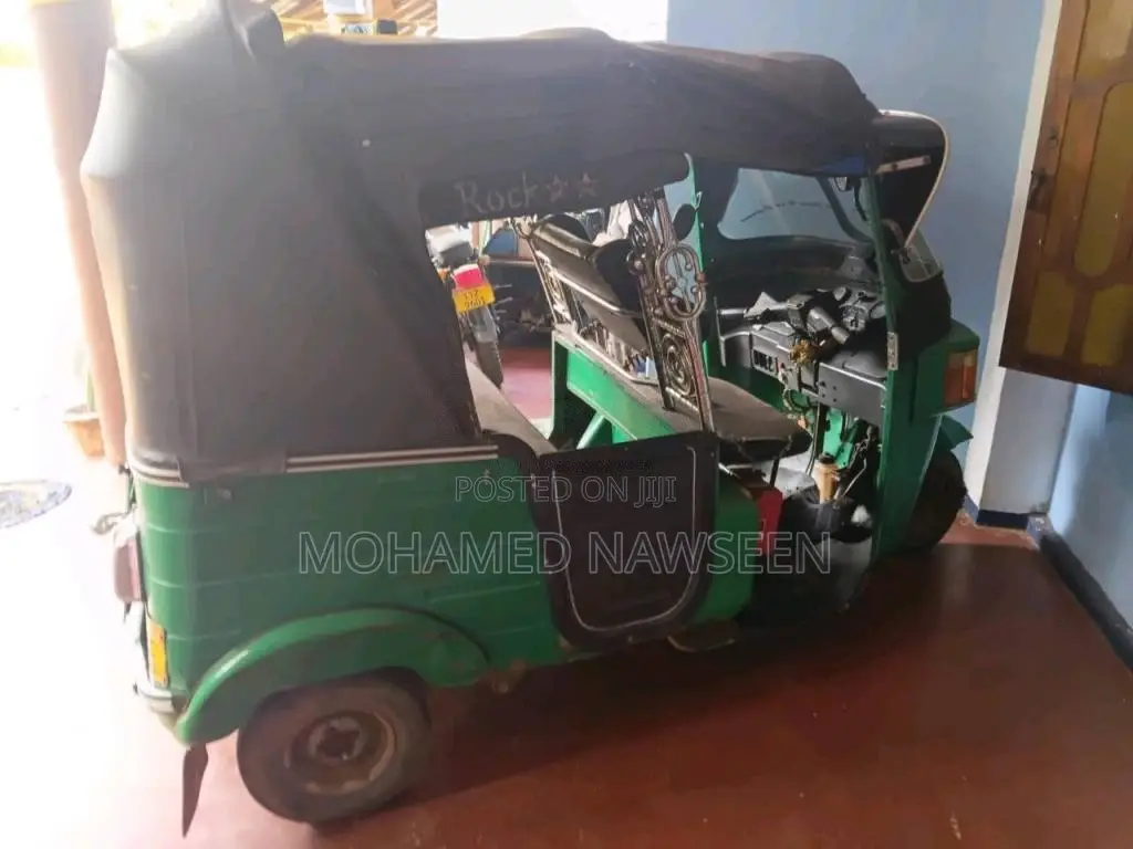 Bajaj 4 stroke 2010 Three Wheel (Used)