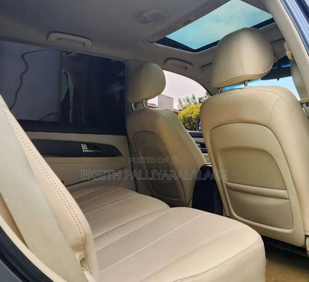 Micro Rexton 2014 SUV (Used)