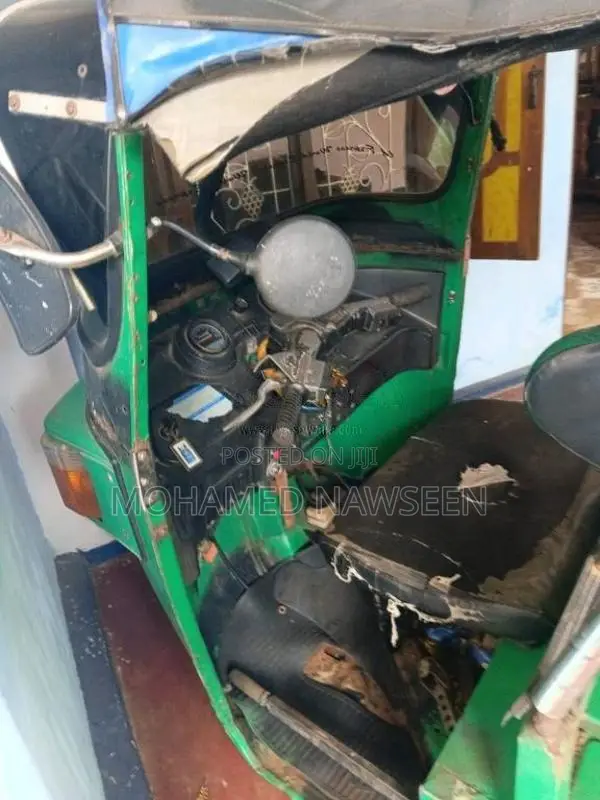 Bajaj 4 stroke 2010 Three Wheel (Used)