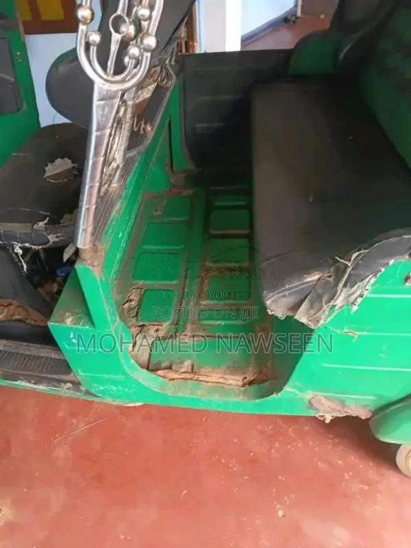 Bajaj 4 stroke 2010 Three Wheel (Used)